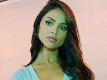 Eiza González luce impactante con entallado vestido negro