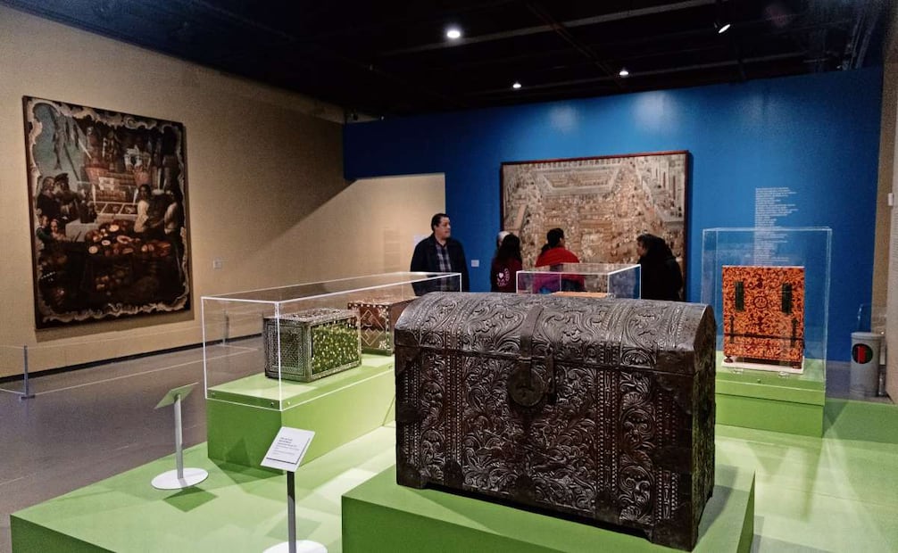 Objetos de porcelana y cofres, entre otros, provienen de importantes colecciones y recintos de Filipinas y Singapur. Foto: Hugo Salvador / EL UNIVERSAL