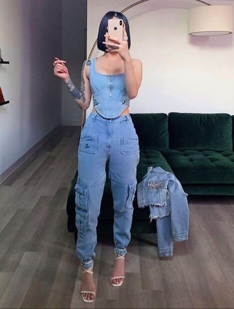 Top de mezclilla: cómo llevar esta tendencia irresistible en verano