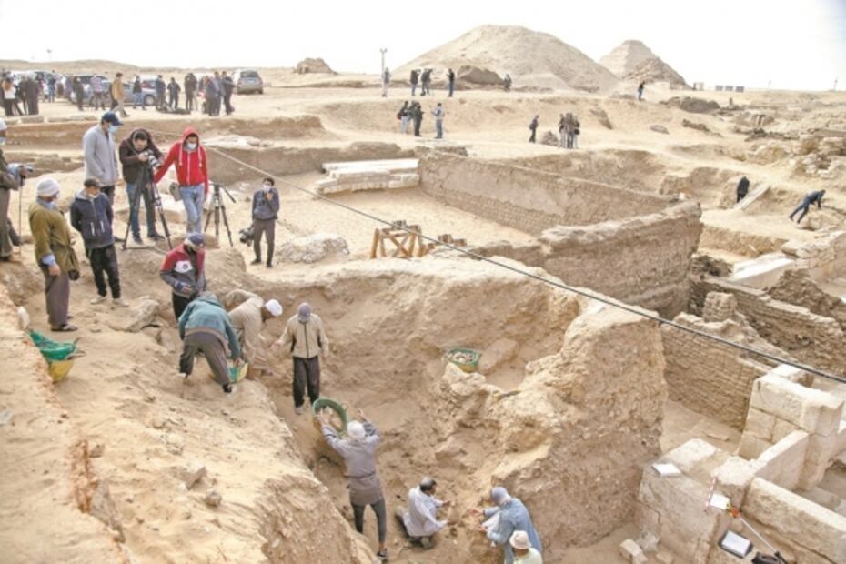 Hallan 50 sarcófagos entre los tesoros de Saqqara, en Egipto