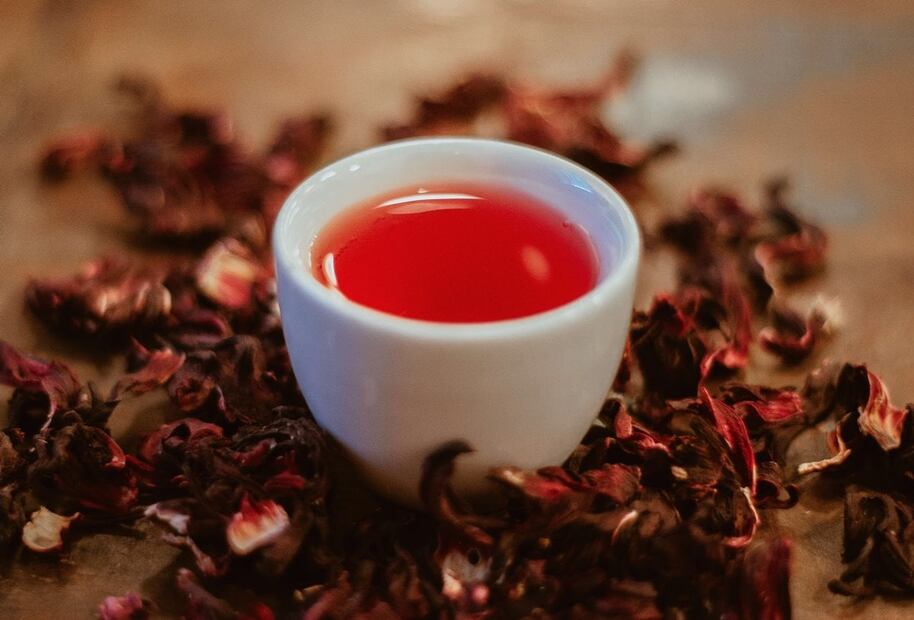 La flor de jamaica es rica en antioxidantes que previenen enfermedades degenerativas / Foto: Unsplash
