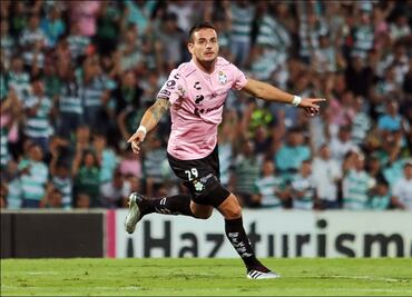Santos derrota a Xolos y es líder provisional de la Liga MX