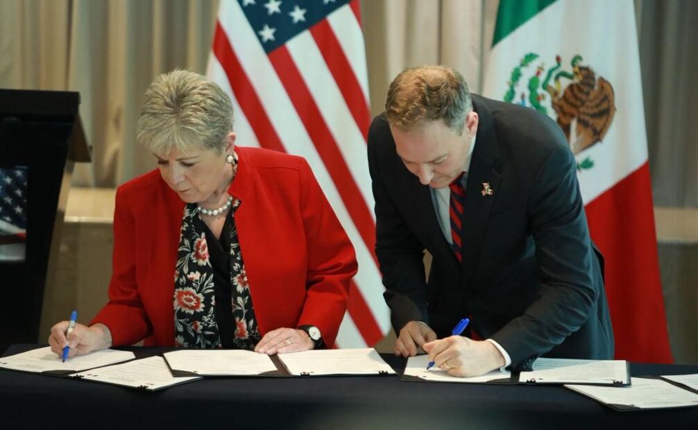 Alicia Bárcena, secretaria de Medio Ambiente y Recursos Naturales y Lee Zeldin, administrador de la Agencia de Protección Ambiental de Estados Unidos. Foto: Especial