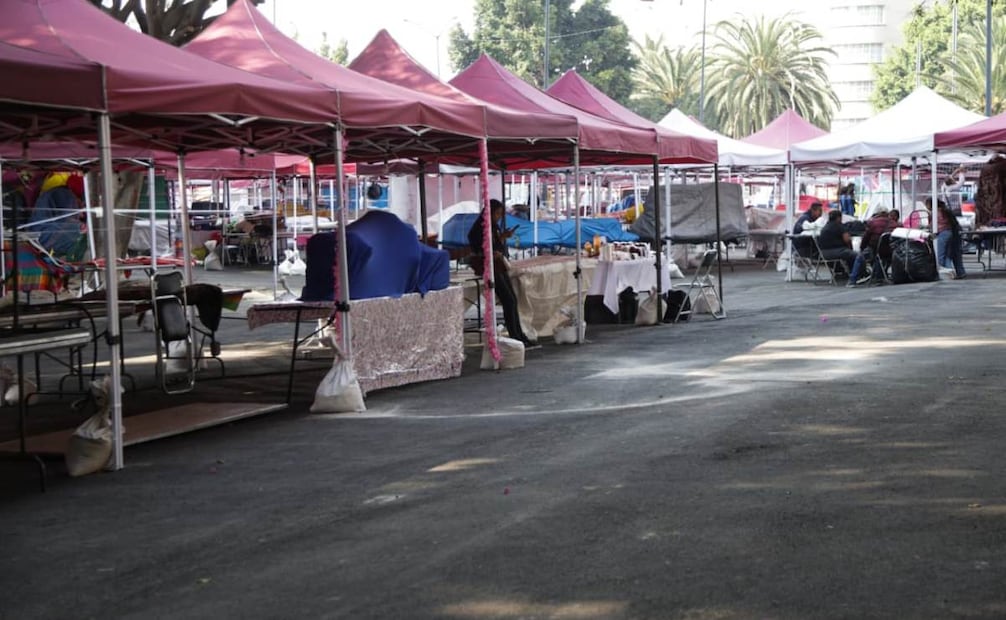 La mayor parte de las carpas ya están montadas, pero el bazar permanece cerrado. 
Foto: Carlos Mejía