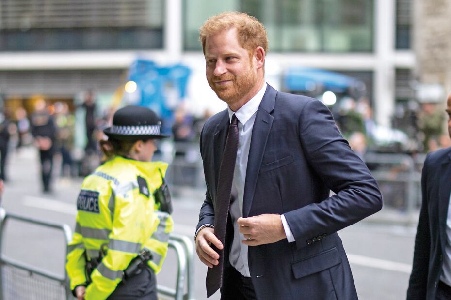    Príncipe Harry acusa a los medios de causar “muerte”