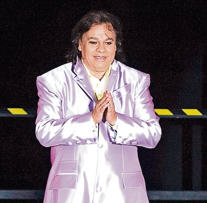 El jefe de Gobierno capitalino había invitado a la gente a asistir al concierto de mañana pero también al que da hoy Alejandro Fernández, quien también hace un homenaje a Juan Gabriel. FOTO: ARCHIVO. EL UNVIERSAL