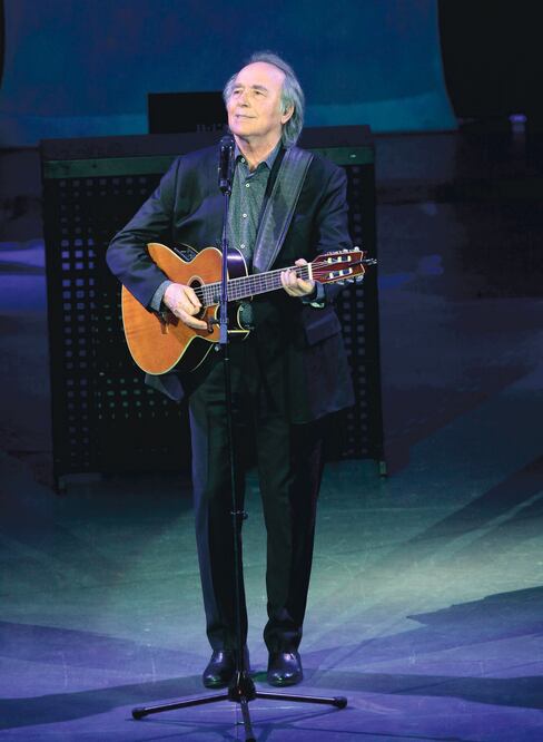 También incluyó en su repertorio temas como “Cantares” y “Penélope”. CLASOS