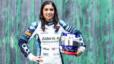 Nueva categoría de automovilismo sólo para mujeres causa polémica 