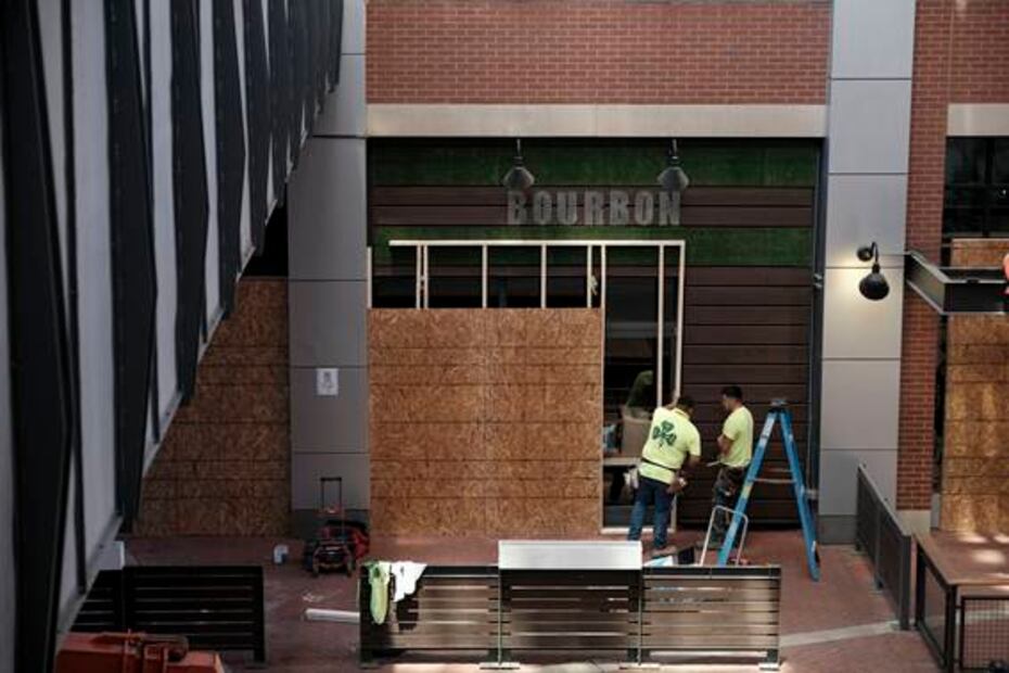 Blindan Louisville previo a anuncio sobre caso del asesinato de Breonna Taylor