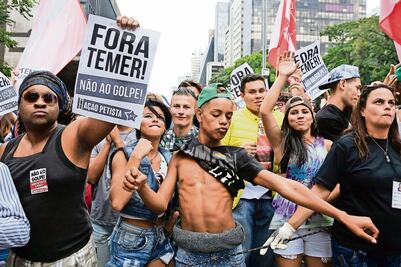 Juicio político busca encubrir corrupción, afirma Rousseff