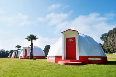 Duerme en un “iglú”, a dos horas de CDMX