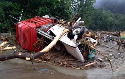 Inundaciones, deslaves y derrumbes por fuertes lluvias, dejan al menos 31 muertos y miles de viviendas afectadas en varios estados