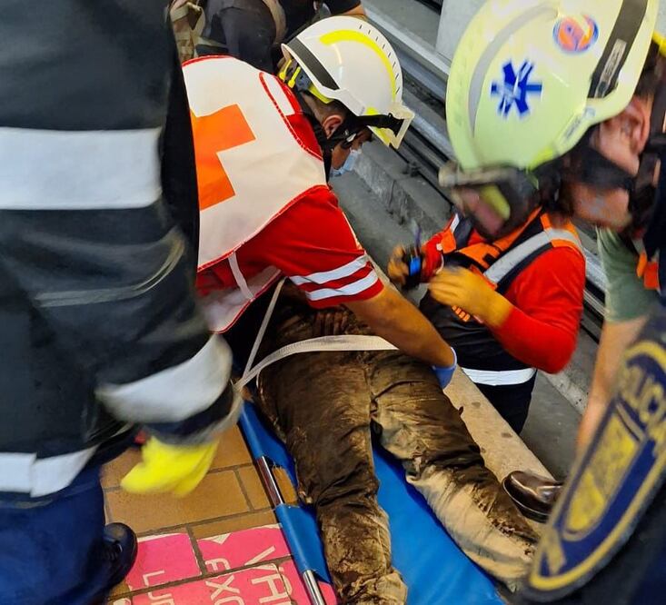 Un joven de aproximadamente 20 años se arrojó al paso del tren en la Línea 7 de la estación Polanco. Foto: Especial
