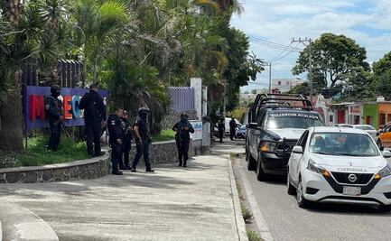 "Me vienen a detener": fiscal Uriel Carmona reporta operativo afuera de su casa en Cuernavaca FOTOS