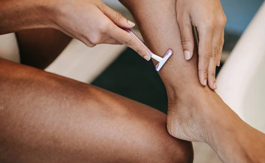 Conoce estos consejos para que no se entierren los vellos en tu piel. Imagen: Pexels