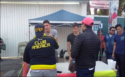 Edson Álvarez y Alejandro Díaz, recolectan víveres en Tlalnepantla