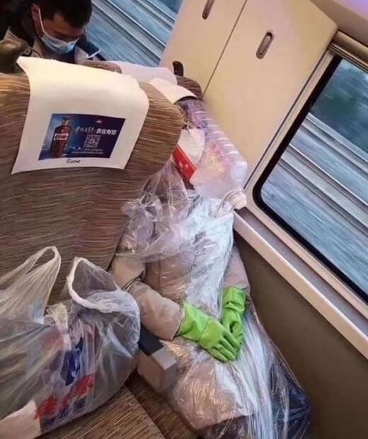 Con humor y estilo: Así se protege la gente del coronavirus