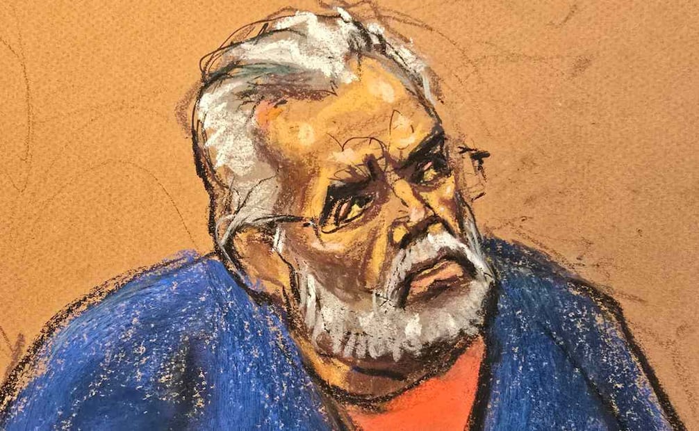 Fotografía de un dibujo realizado por la artista Jane Rosenberg del narcotraficante mexicano Ismael 'el Mayo' Zambada durante el juicio realizado en un tribunal federal este lunes, en Nueva York (Estados Unidos). Zambada, cofundador y líder histórico del Cartel de Sinaloa, se declaró formalmente culpable de dos cargos de narcotráfico, lavado de dinero y uso de armas que pesaban en su contra tras más de cinco décadas de actividad criminal. Foto: EFE