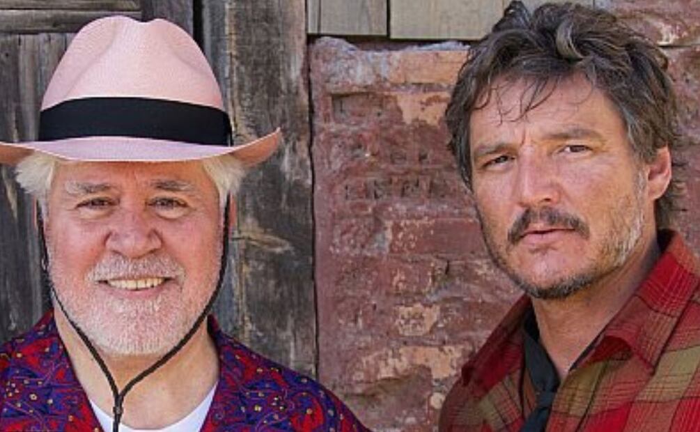 Pedro Pascal y Pedro Almodóvar. Foto: Twitter @FilmUpdates