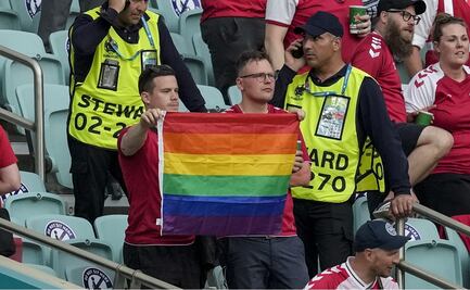 Retiran del estadio bandera LGBT que llevaban aficionados en la Eurocopa 