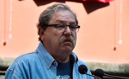 "Puñalada", recorte del 75% al FCE-Educal: Taibo II