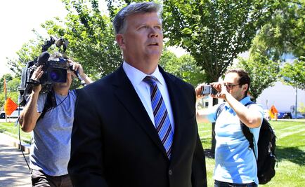 Dictan prisión para Manafort, ex jefe de campaña de Trump