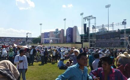 Peregrinos recuerdan a los 43 en misa del Papa en Chiapas