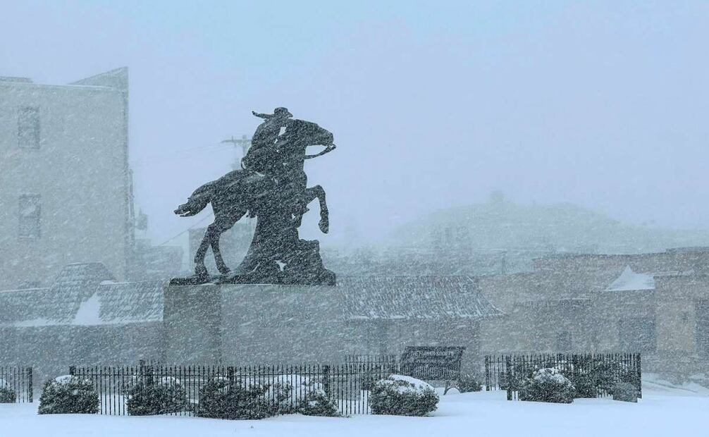 Un vórtice polar proveniente del Ártico trajo temperaturas bajo cero al sur de EU, afectando Texas, Oklahoma y Arkansas con nevadas previstas de hasta 15 cm. (07/01/25) Foto: AP
