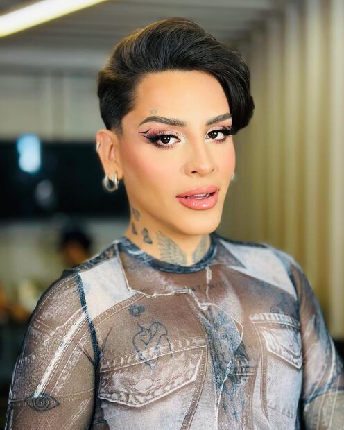 Kunno se mostró apenado por revelar el precio de su look. Foto: Facebook Papi Kunno