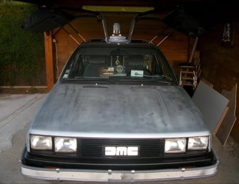 Convierte un Renault 11 en el DeLorean de Volver al Futuro