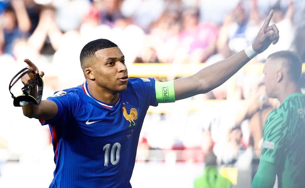 Mbappé festejando su gol ante Polonia en la Eurocopa FOTO: AFP