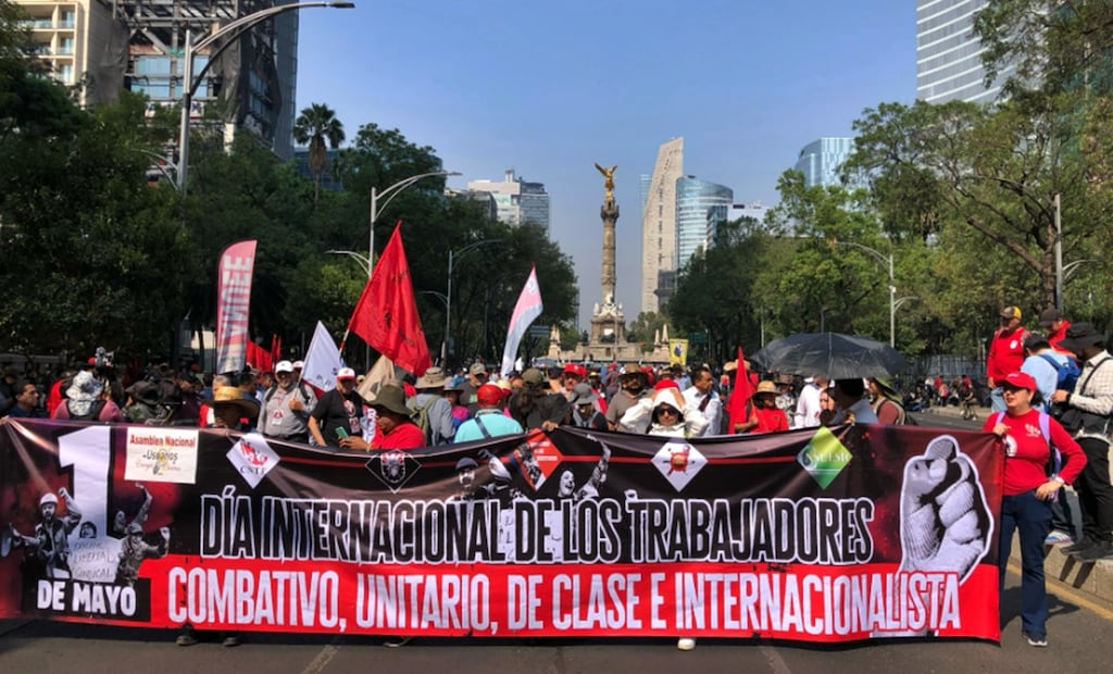Maestros de la CNTE marchan por el Día del Trabajo del Ángel de la Independencia al Zócalo de la Ciudad de México, el jueves 1 de mayo de 2025. Foto: Diego Simón Sánchez/EL UNIVERSAL