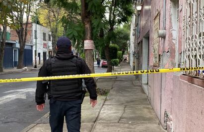 Muere mujer tras caer del cuarto piso en un edificio de la colonia Algarín