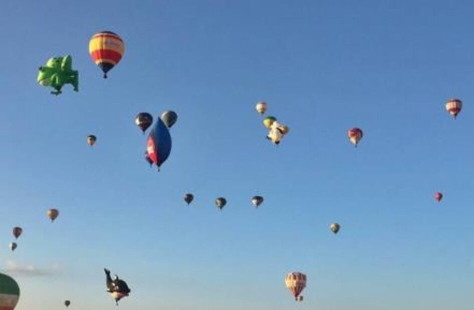 Globos aerostáticos surcan el cielo de León; inicia Festival