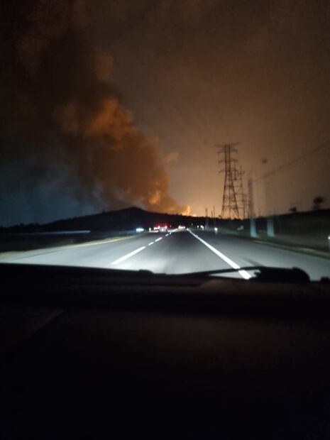 Muere trabajador de Pemex tras explosión de toma clandestina en Epazoyucan, Hidalgo