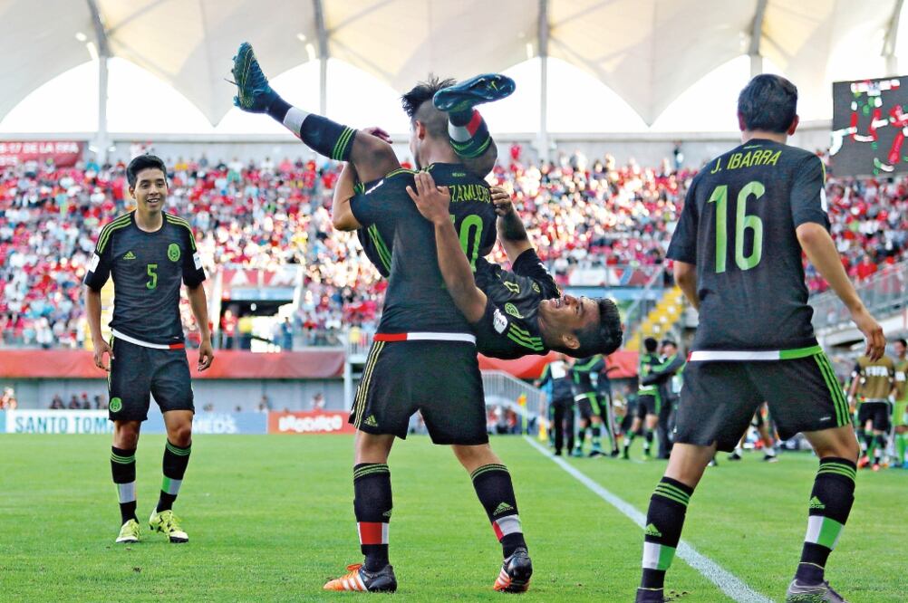 Con festejo estilo lucha libre, los jugadores mexicanos celebraron la goleada sobre el conjunto sudamericano (ETZEL ESPINOSA. IMAGO7)