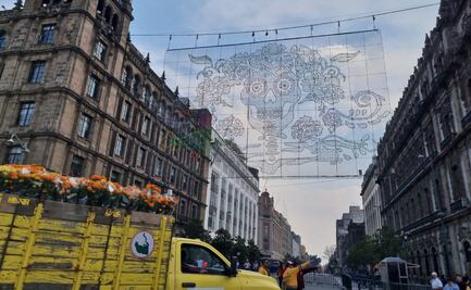 VIDEO Alistan alumbrado por Día de Muertos en el Zócalo; será inaugurado por Clara Brugada el miércoles 30 de octubre