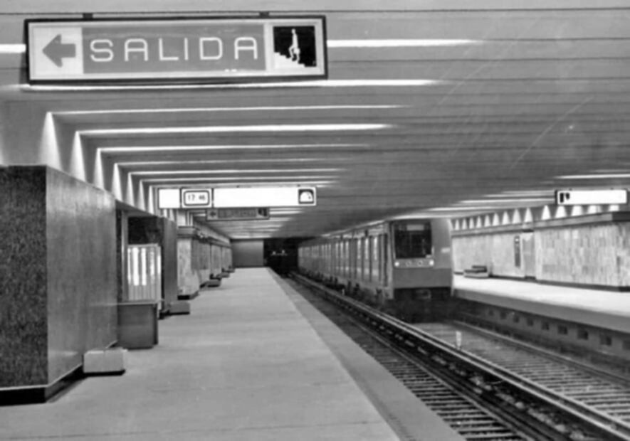 Sillones acojinados, puertas y bancas en los andenes, así era la Línea 1 del Metro