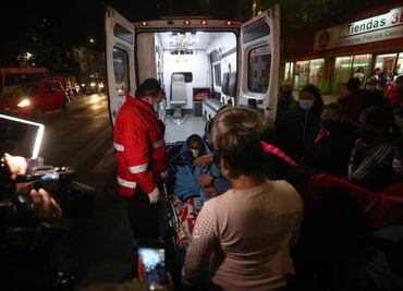 Bloquean Eje Central por parálisis de hombre vacunado; lo trasladan a hospital
