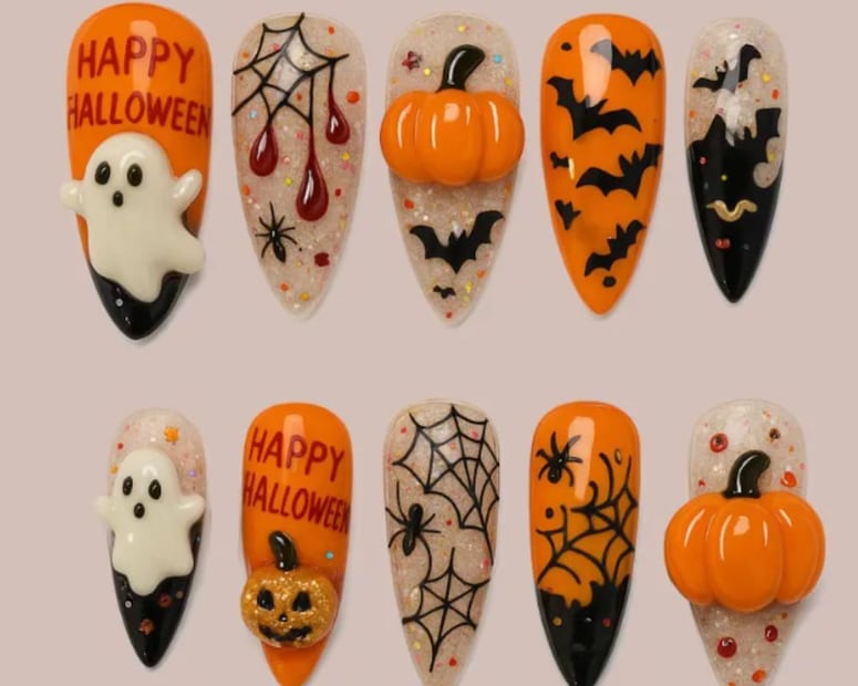 La tendencia para esta temporada son las uñas con charms, puedes agregar uno o varios en tu próximo diseño. Foto: Etsy