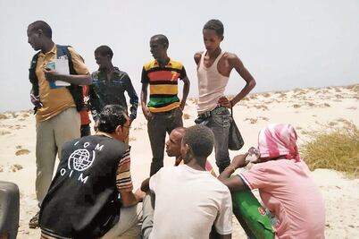 Lanzan a 300 migrantes al mar en Yemen