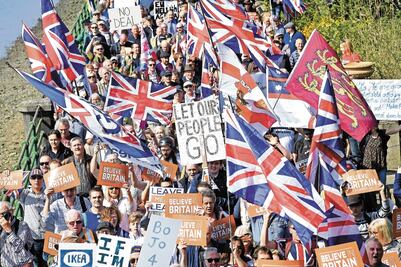 Fracasa por tercera vez plan del Brexit de May 