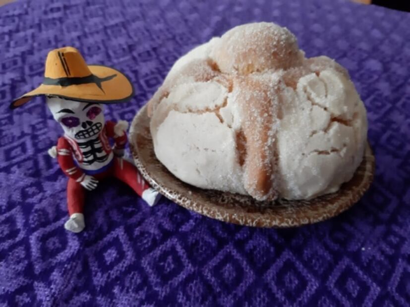 Gordita de chicharrón en forma de pan de muerto, galletas de calabaza, concha muerta y más