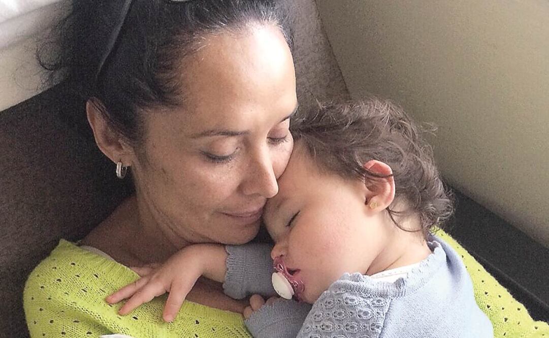 Mayra se ha hecho cargo de Luciana a la muerte de Lorena.