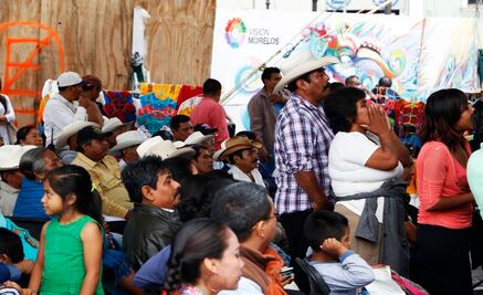 Indígenas reciben a Cuauhtémoc Blanco con abucheos