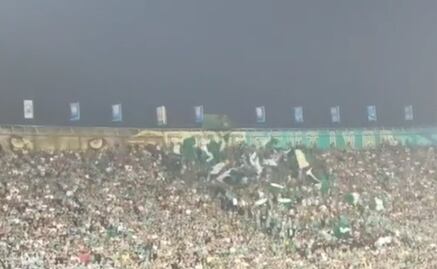 VIDEO: Humo de incendio cercano afecta el partido entre León y Cruz Azul