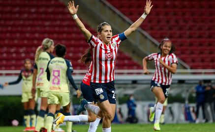 Con doblete de Alicia Cervantes, Chivas le da la voltereta al América en el Clásico Nacional Femenil