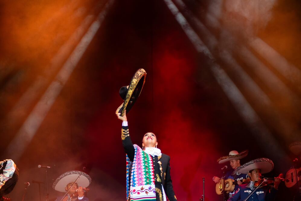 Aida Cuevas y Rosy Arango cierran fiesta del mariachi en el Zócalo. Foto tomada de la cuenta de X de @CulturaCiudadMx