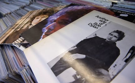 Discreta presencia en tiendas musicales