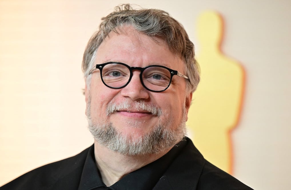 Guillermo del Toro acaba de recibir su tercer Oscar, gracias a Pinocho, su más reciente largometraje.
Foto: AFP, archivo